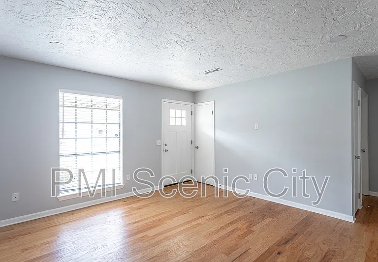 2508 Woodfin Ave — Photo 6