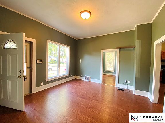 4th image of 516 W Charles St