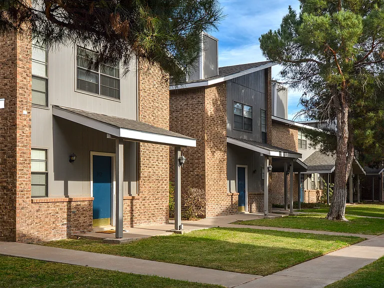 Country Crest Townhomes — Photo 2