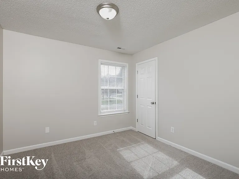 709 Southshore Pkwy — Photo 12