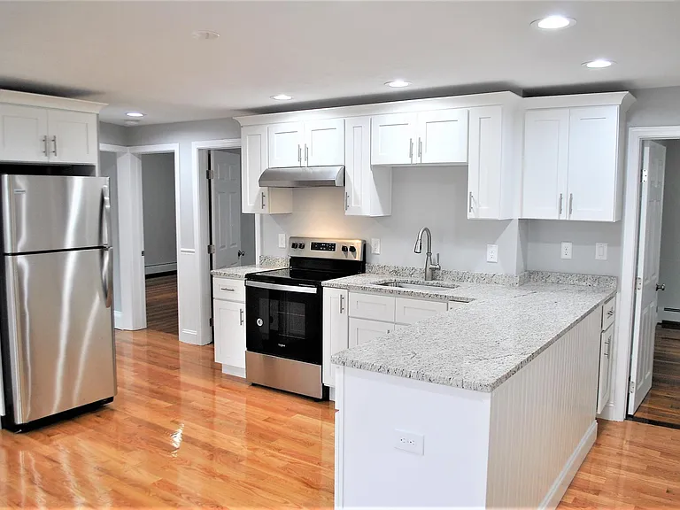 17 Avery St #4 — Photo 4