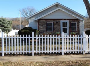 6623 Carnegie St, Saint Joseph, MO 64504