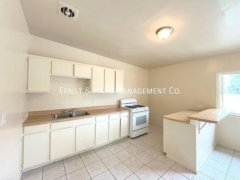 2921 E Artesia Blvd #9 — Photo 5