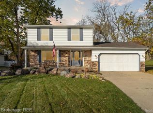 1080 Hollyhock Cir, Grand Blanc, MI 48439