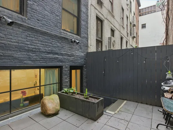 203 West 22nd Street image 3 of 10