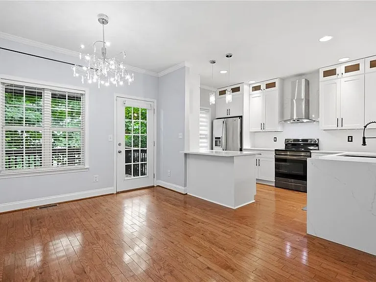 2922 Ashlyn Pointe Dr — Photo 8
