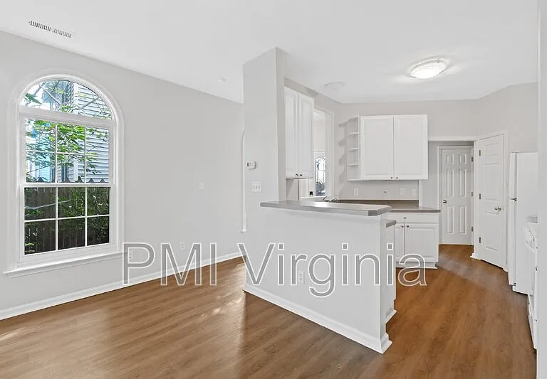 4620 Lee Ave — Photo 12
