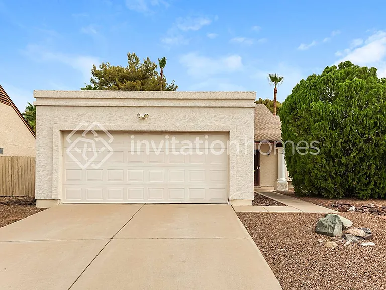 1320 E Tonto Ln — Photo 1