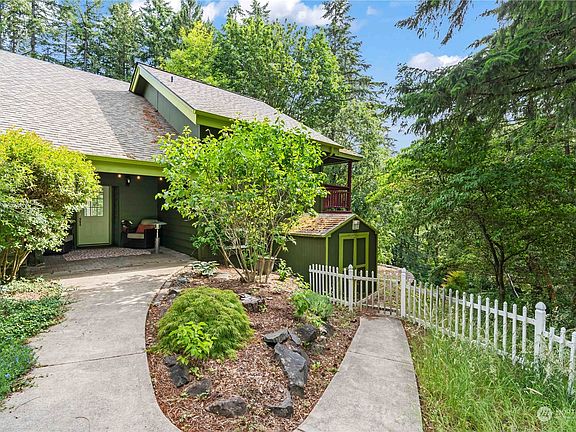 2nd image of 5714 Comte Drive NW