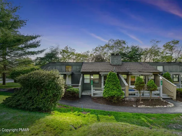 105 Condor Dr, Tamiment, PA 18371