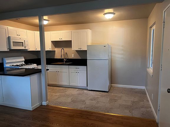 2nd image of 2615 H St APT 7