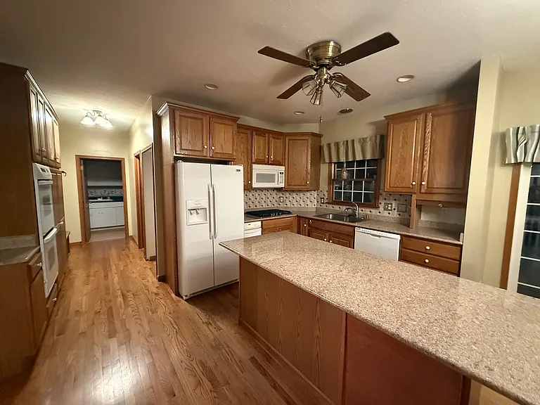 2764 Rising Meadow Dr — Photo 9