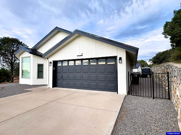3rd image of 7 Tanglewood Cir