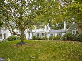 27 Eastwoods Cir, Doylestown, PA 18901