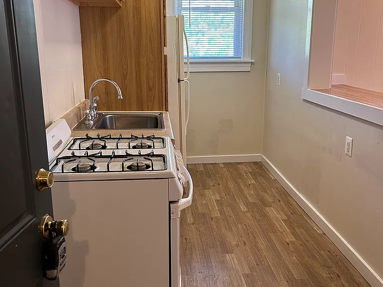 271 S Prospect St #4 — Photo 3