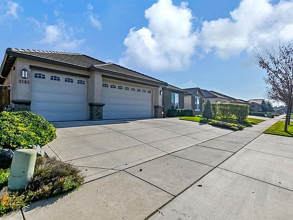 3rd image of 2195 Birmington Dr