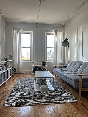 3rd image of 249 Montrose Ave #4R