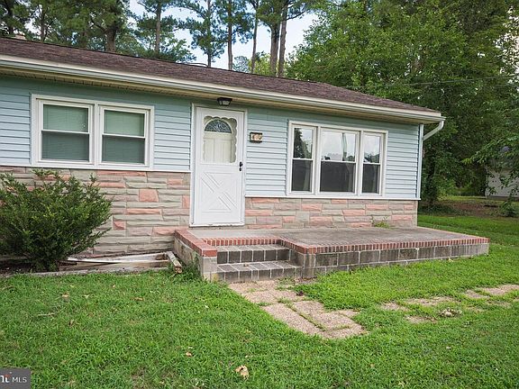 2nd image of 403 Hayward Ave