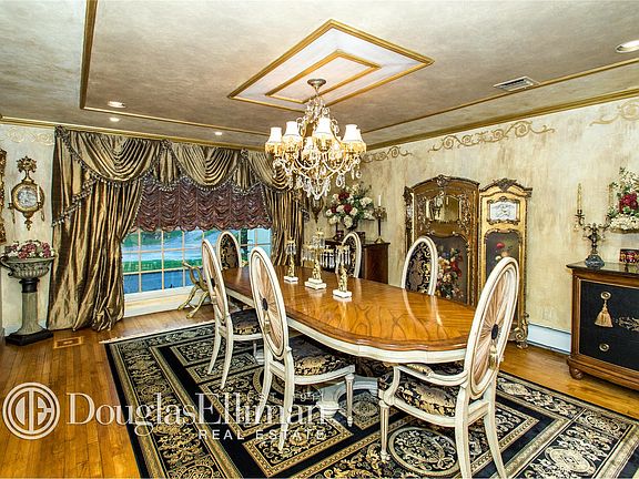 5th image of 271 Baird Ct