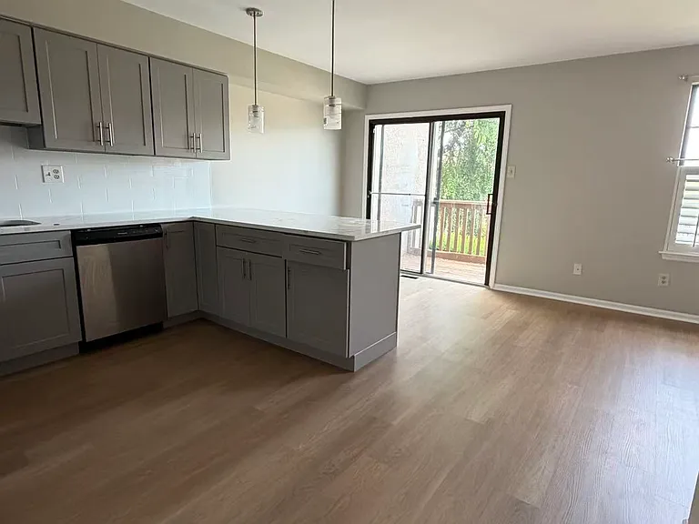 2205 Winterbridge Ln — Photo 4