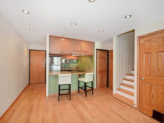 5th image of 2660 N Halsted St #R2