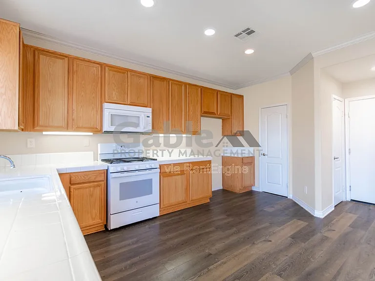 37400 Queen Anne Pl — Photo 5
