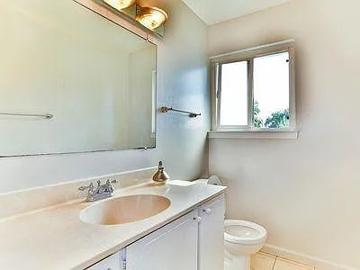 Hallway Full Bath
