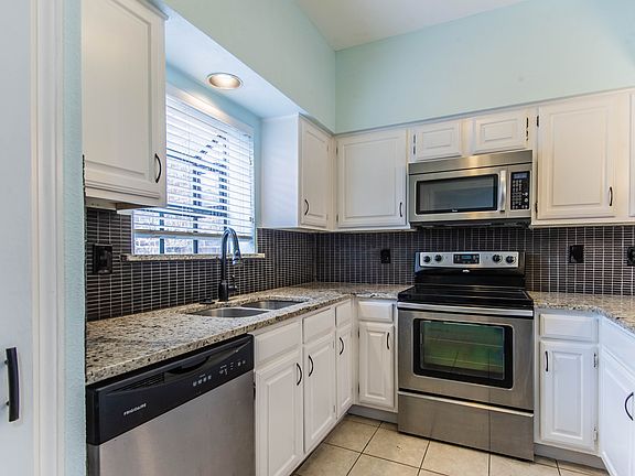 3rd image of 5859 Frankford Rd APT 1009