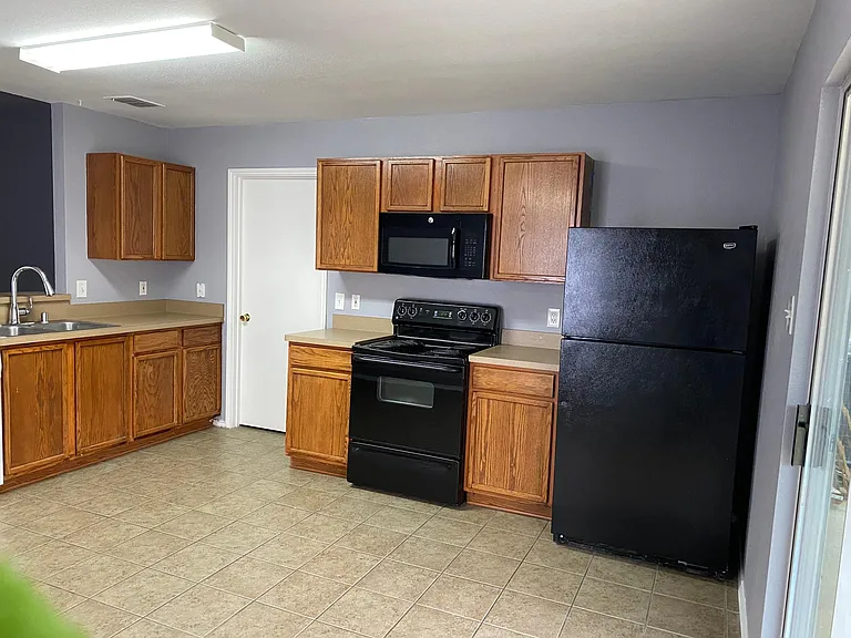 5622 Hunters Bend Ln — Photo 10