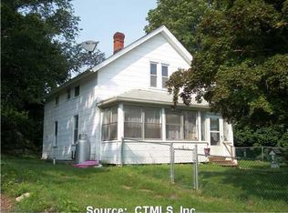 16 Maple Avenue Ext, Uncasville, CT 06382