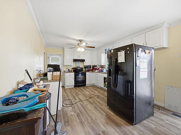 3rd image of 512 Appian Way
