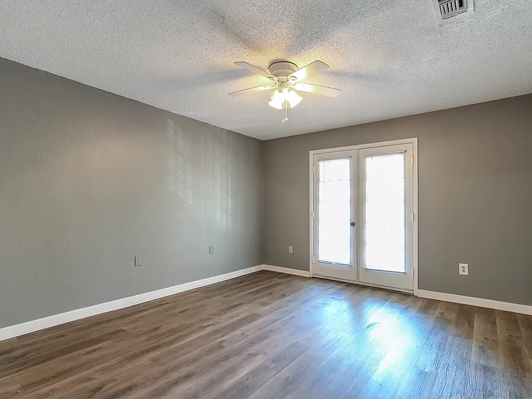 4017 Versailles Dr #4017F — Photo 10