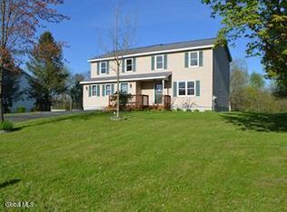 60 Colonial Rd, Stillwater, NY 12170