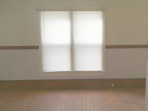 4th image of 210 Diamond St