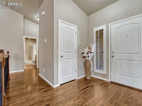3rd image of 6535 Forest Thorn Ct