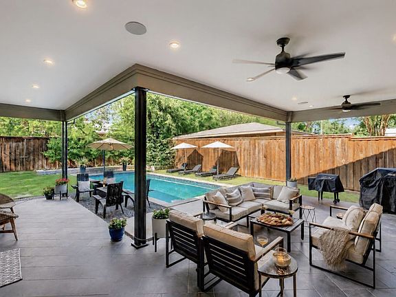 2nd image of 3867 Van Ness Ln