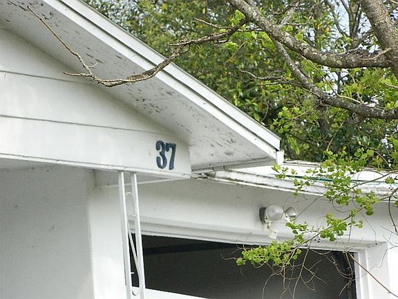2nd image of 37 Regina Blvd