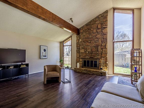 3rd image of 3720 E 82nd Ct