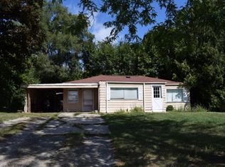 852 W Sherman St, Caro, MI 48723