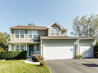 629 Ridgewood Dr, Cary, IL 60013