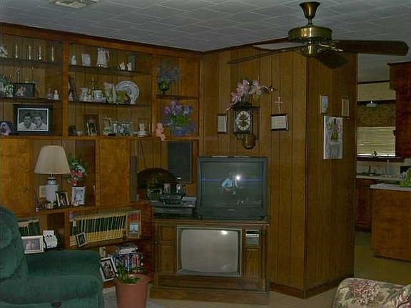 4th image of 849 Bank Ave