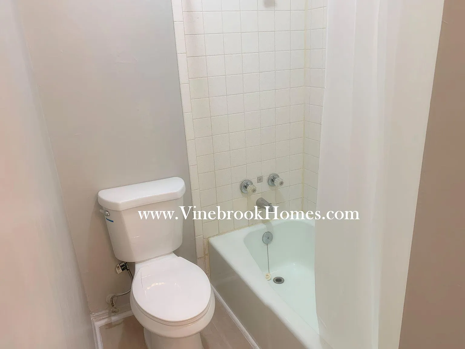 1325 N Greenbrook Dr photo 1