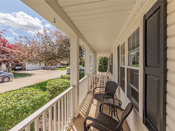 3rd image of 50 High Point Dr Unit 70