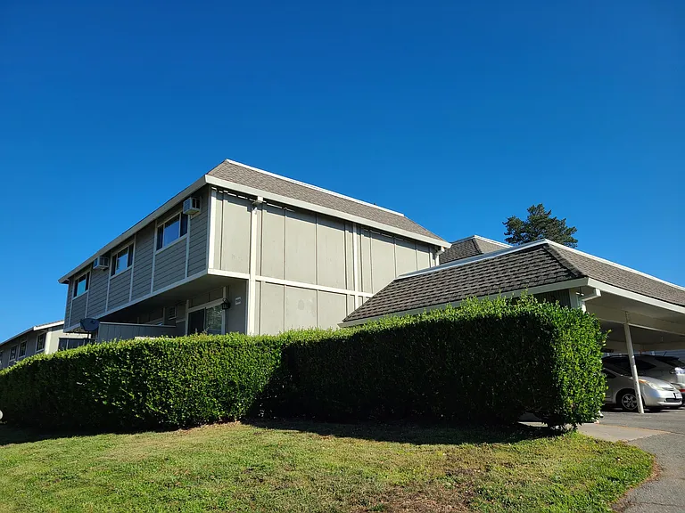 1995 Ascot Dr — Photo 1