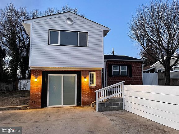 2nd image of 912 Marksworth Rd