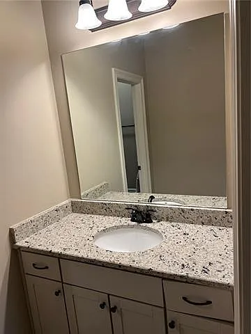 20259 Camden Ln — Photo 11