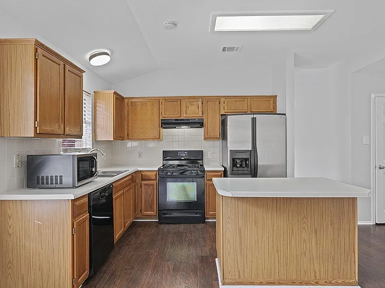 15509 Ozone Pl — Photo 4