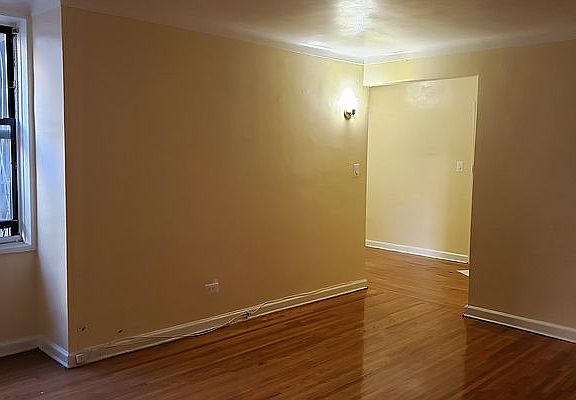 4th image of 20 Saint Pauls Ct #4E