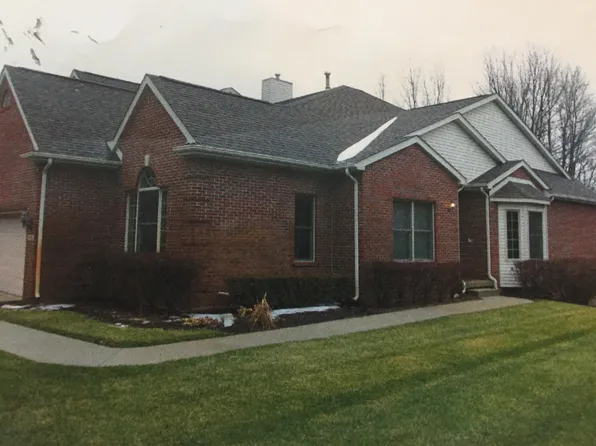 9506 Kingsway Cir #1, Clarkston, MI 48348
