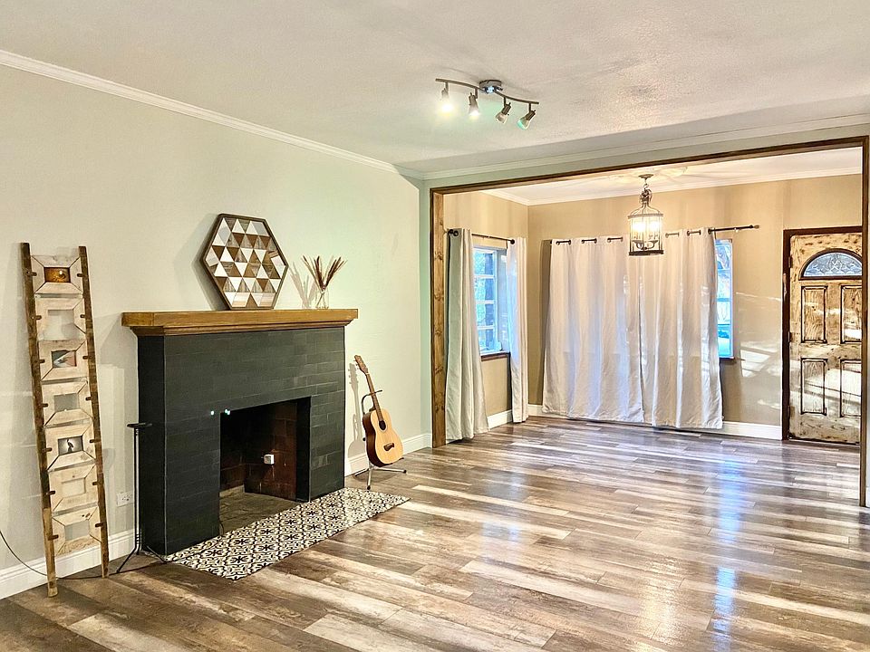 1st image of 240 Hibiscus Dr